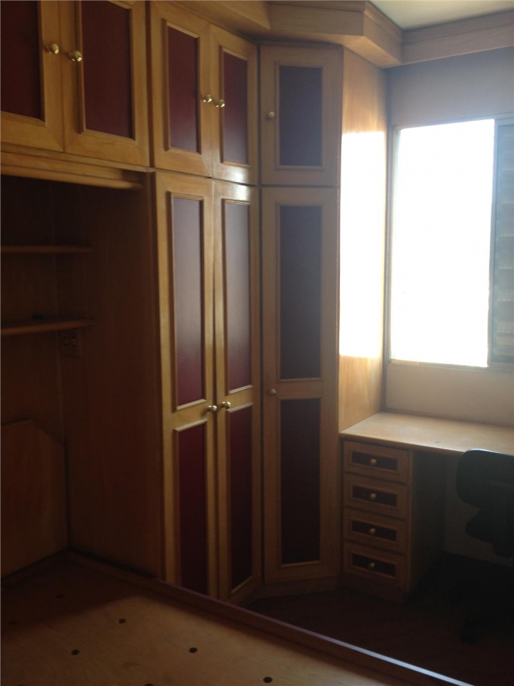 Apartamento à venda com 2 quartos, 68m² - Foto 2