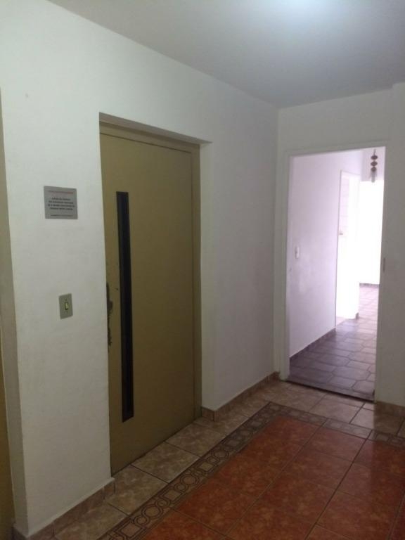 Apartamento à venda com 2 quartos, 70m² - Foto 10