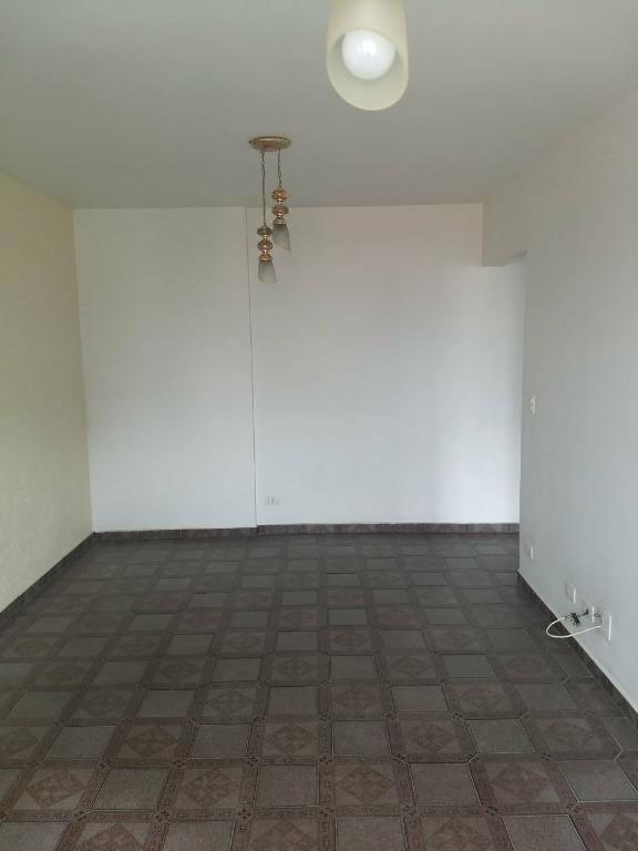 Apartamento à venda com 2 quartos, 70m² - Foto 15