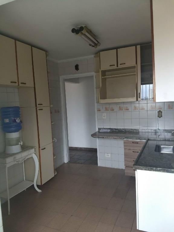 Apartamento à venda com 2 quartos, 70m² - Foto 17