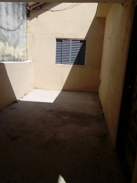 Casa à venda com 2 quartos, 100m² - Foto 1