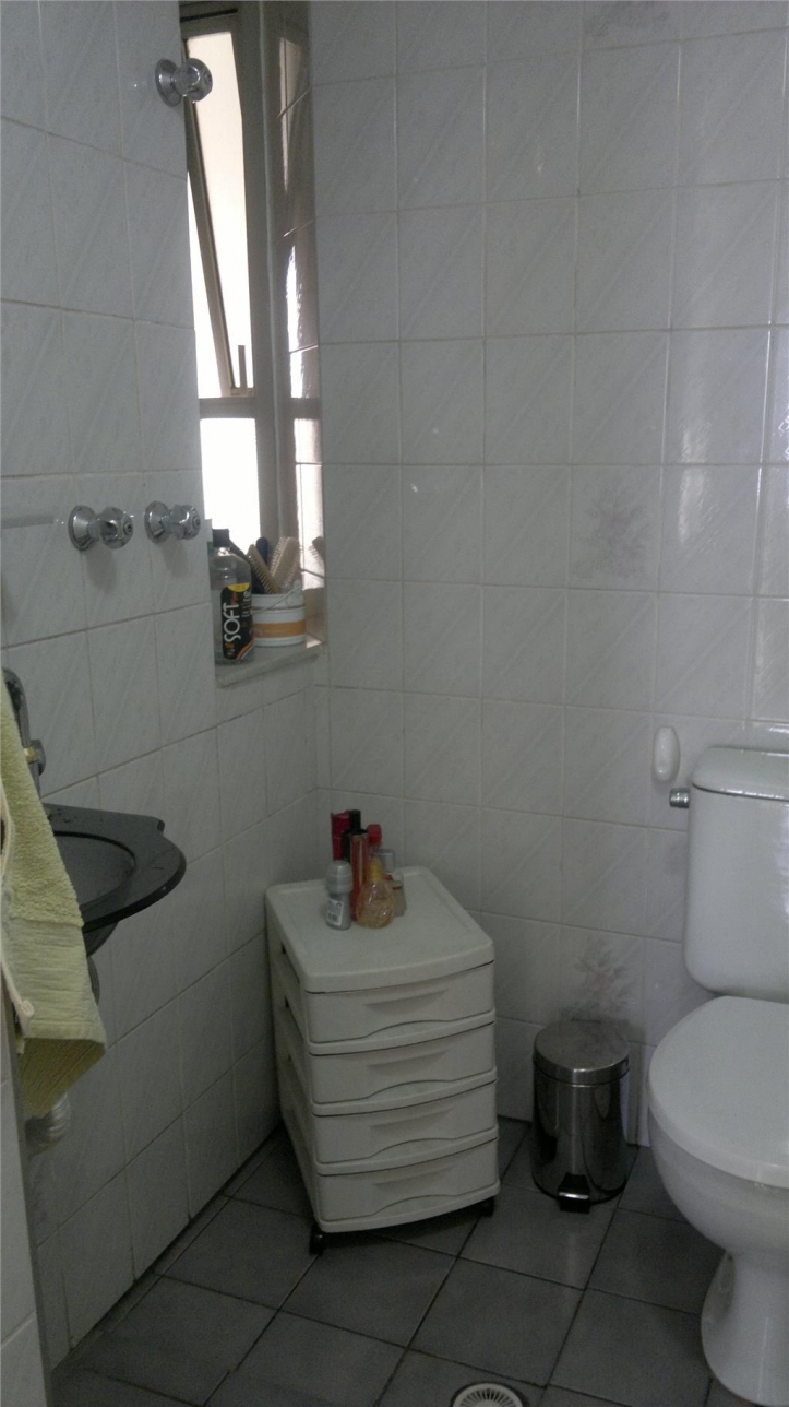 Apartamento à venda com 2 quartos, 66m² - Foto 2