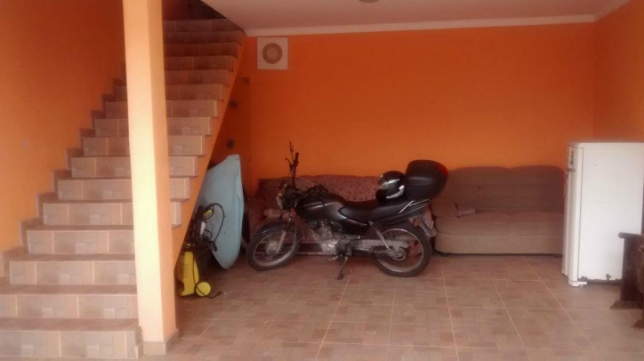 Sobrado à venda com 4 quartos, 200m² - Foto 1