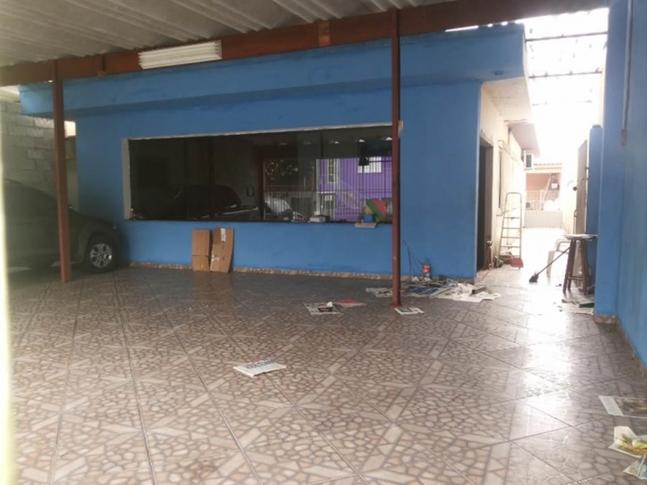 Casa à venda com 3 quartos, 200m² - Foto 2