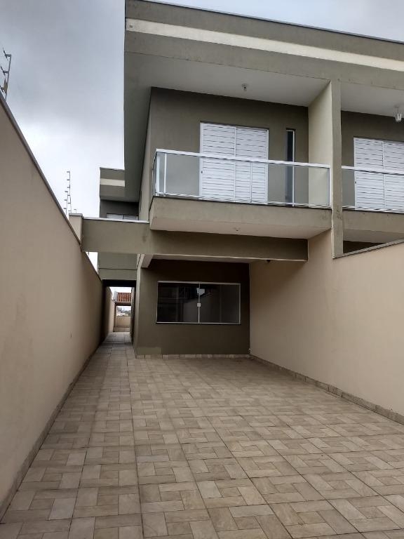 Casa à venda com 3 quartos, 200m² - Foto 1