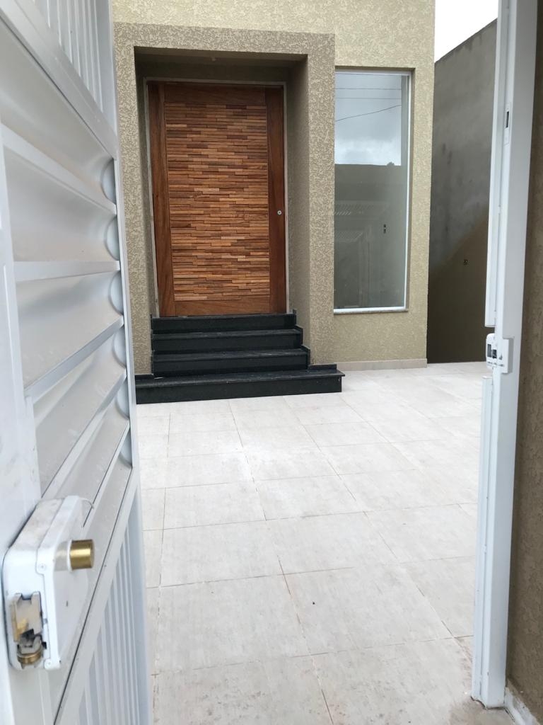 Sobrado à venda com 3 quartos, 200m² - Foto 2