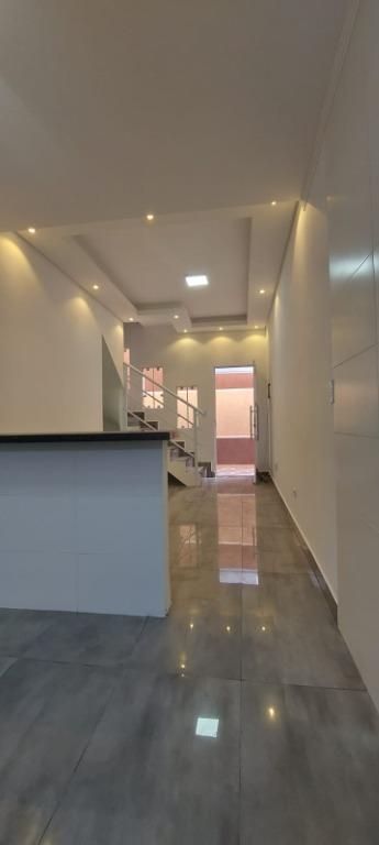 Casa à venda com 2 quartos, 54m² - Foto 12