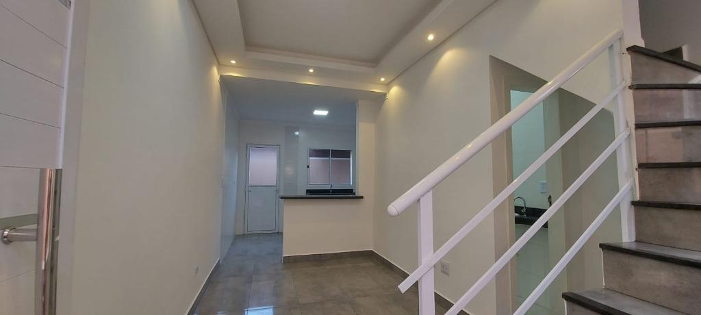 Casa à venda com 2 quartos, 54m² - Foto 1