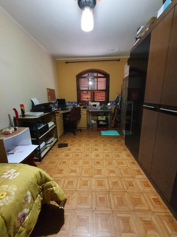 Casa à venda com 4 quartos, 200m² - Foto 10