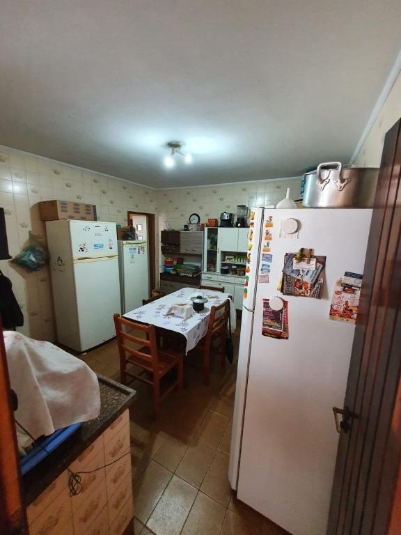 Casa à venda com 4 quartos, 200m² - Foto 21