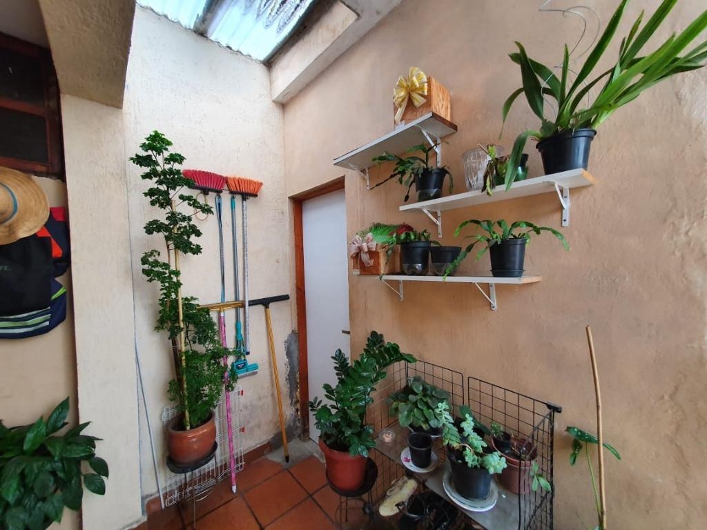 Casa à venda com 4 quartos, 200m² - Foto 11