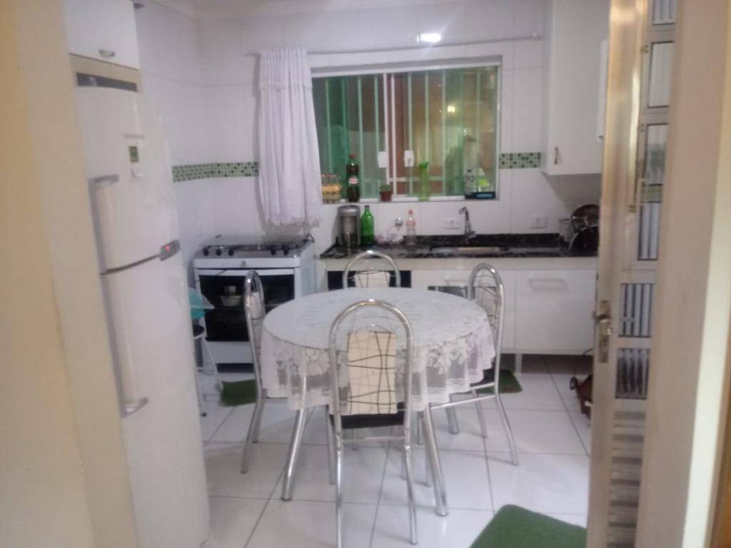 Sobrado à venda com 2 quartos, 100m² - Foto 4