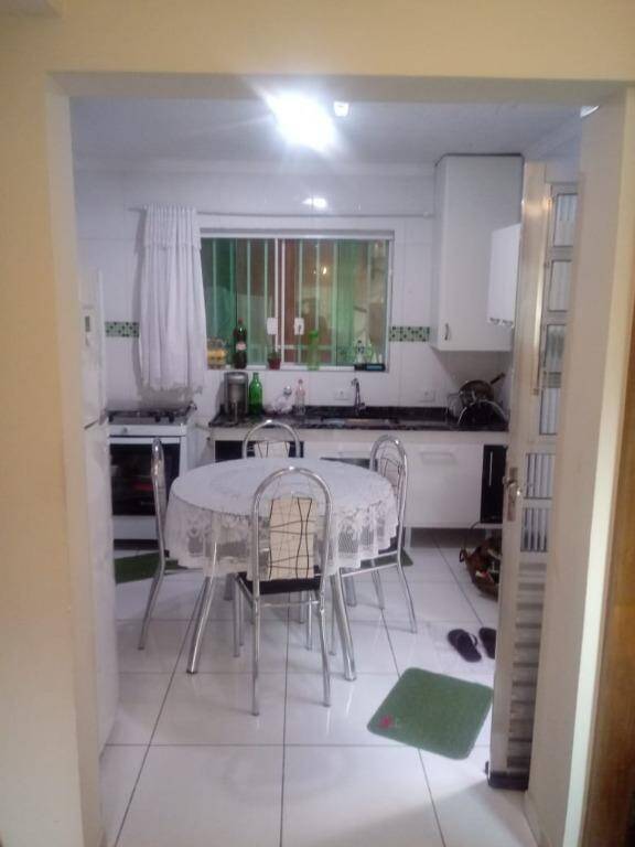 Sobrado à venda com 2 quartos, 100m² - Foto 18