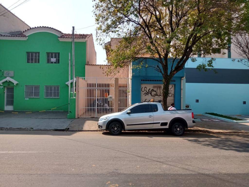 Casa à venda com 2 quartos, 100m² - Foto 1