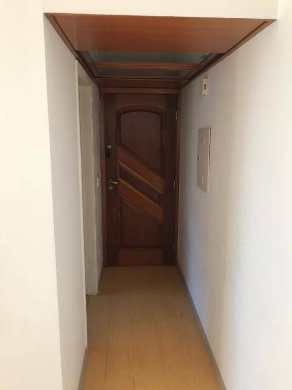 Apartamento à venda com 2 quartos, 64m² - Foto 11