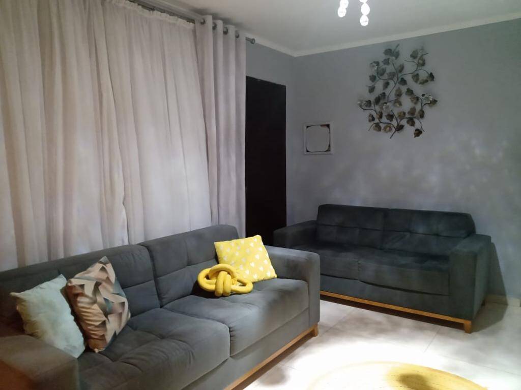 Casa à venda com 2 quartos, 150m² - Foto 1