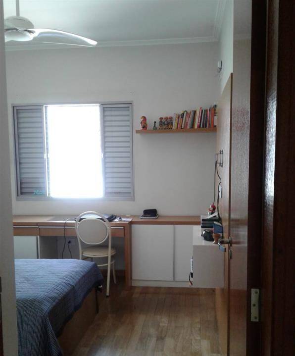 Casa à venda com 3 quartos, 250m² - Foto 14