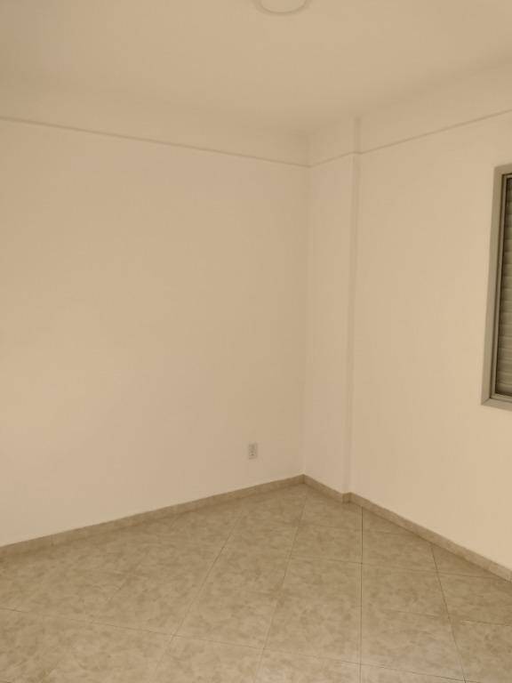 Apartamento à venda com 2 quartos, 52m² - Foto 19