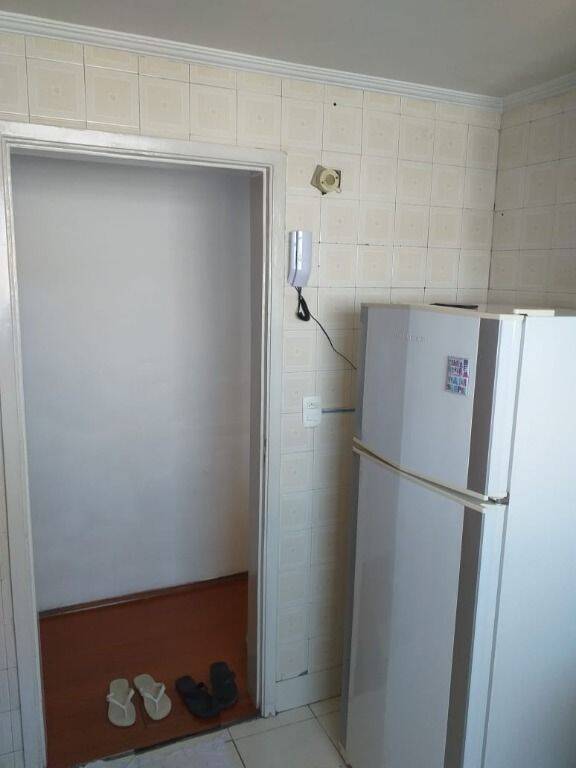 Apartamento para alugar com 2 quartos, 76m² - Foto 11