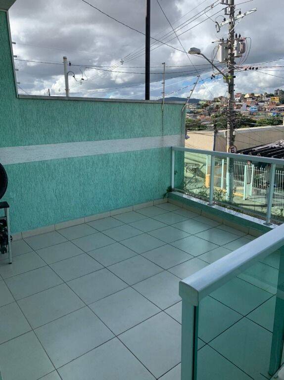 Casa à venda com 2 quartos, 105m² - Foto 1