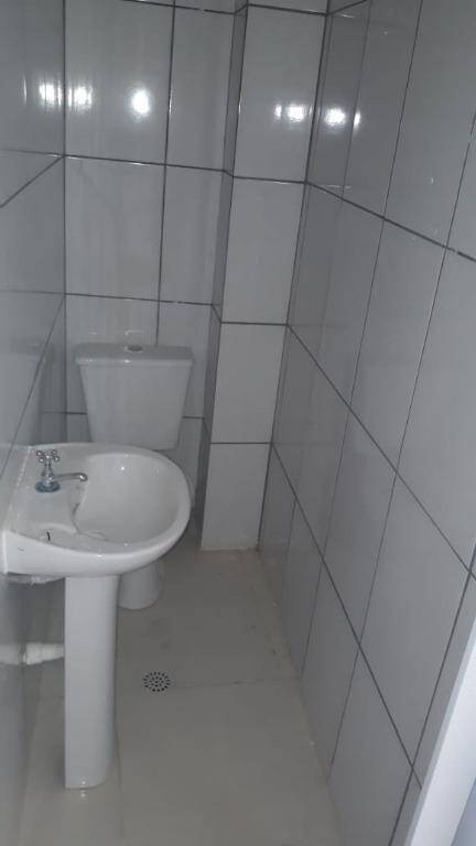 Casa para alugar com 3 quartos, 90m² - Foto 12