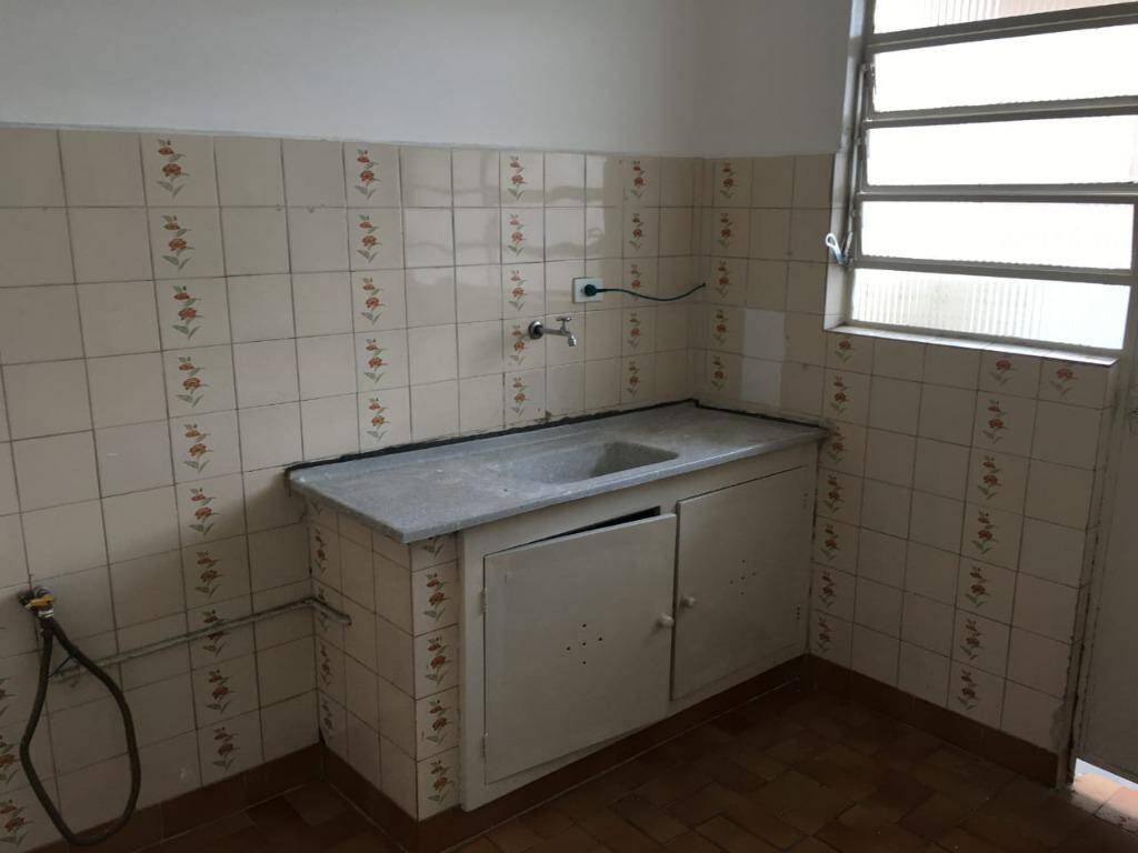 Casa para alugar com 1 quarto, 45m² - Foto 2