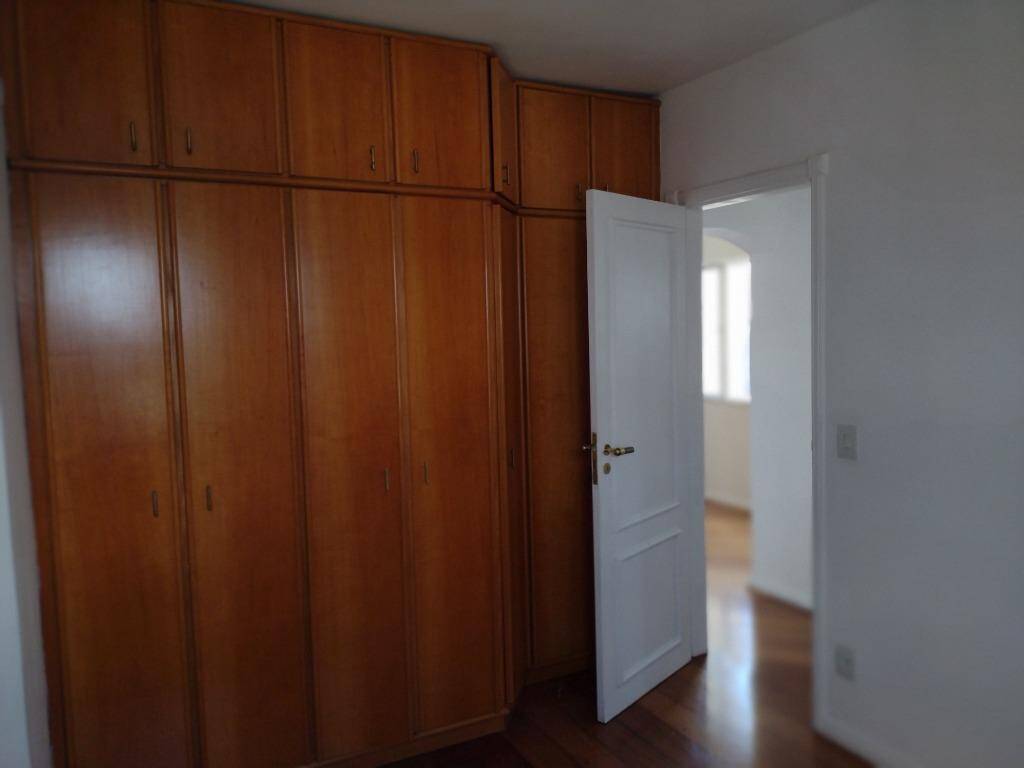 Apartamento para alugar com 2 quartos, 64m² - Foto 8