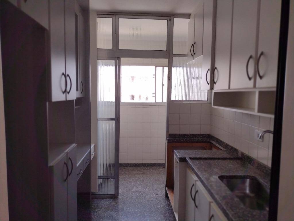 Apartamento para alugar com 2 quartos, 64m² - Foto 16