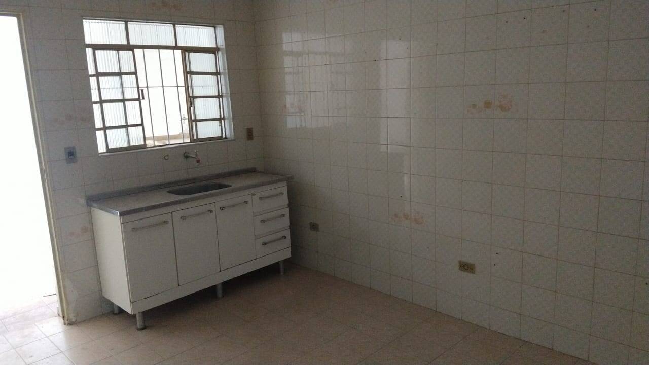 Casa para alugar com 2 quartos, 60m² - Foto 9