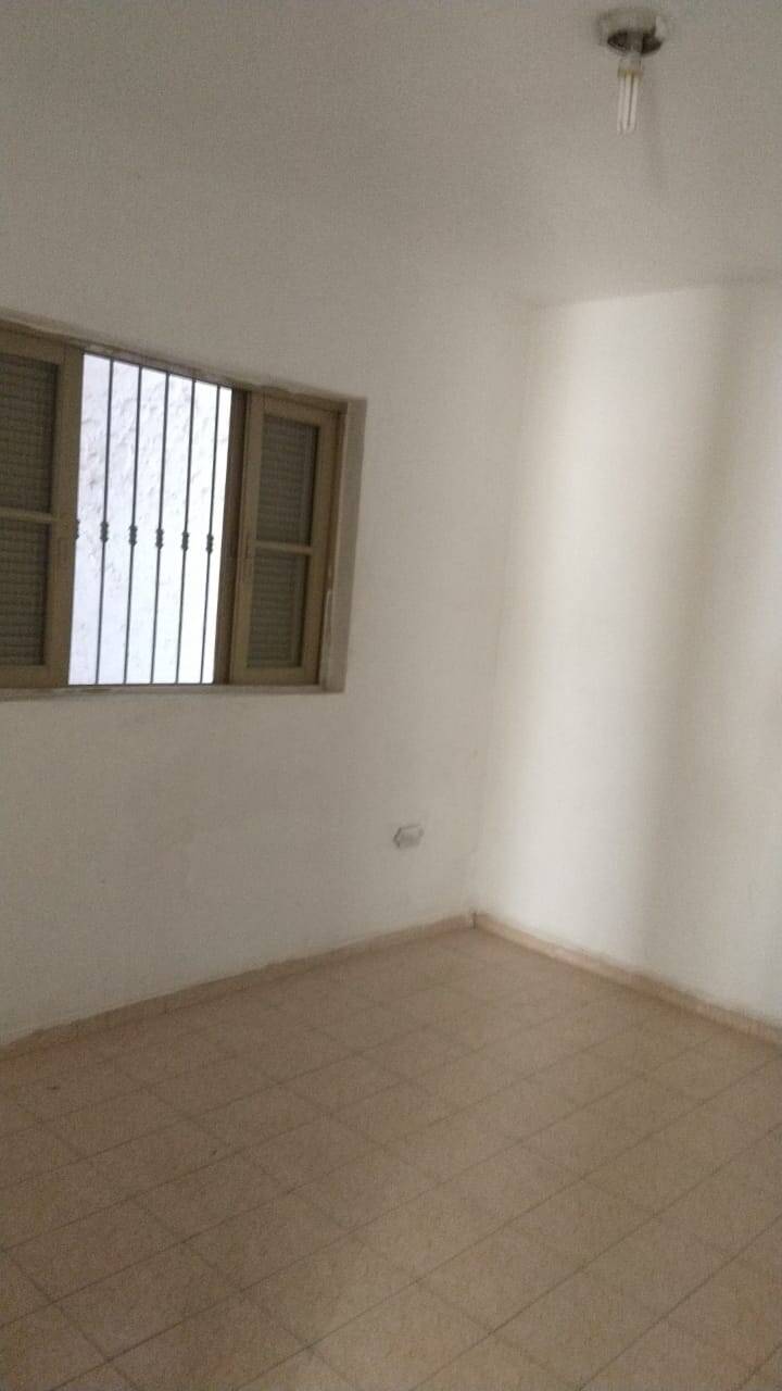 Casa para alugar com 2 quartos, 60m² - Foto 11