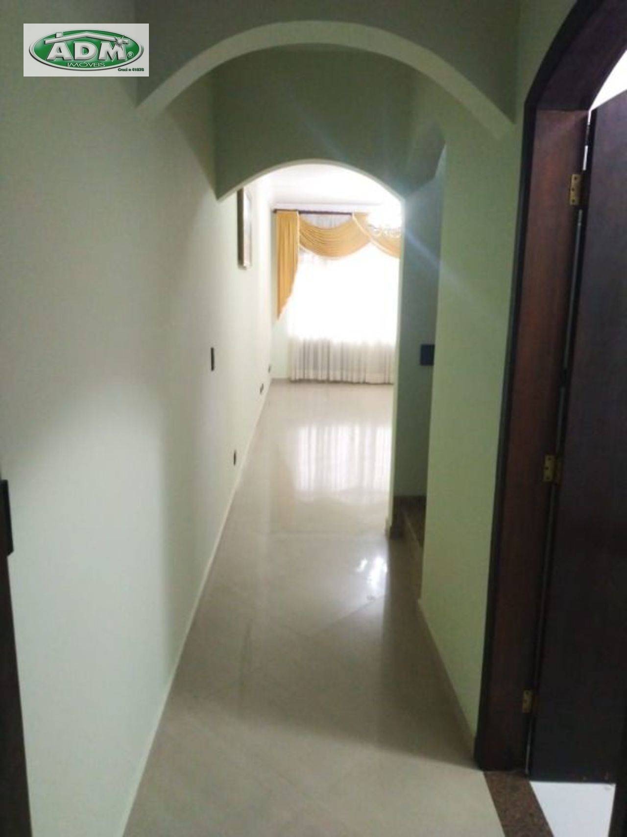 Casa à venda com 4 quartos, 250m² - Foto 20