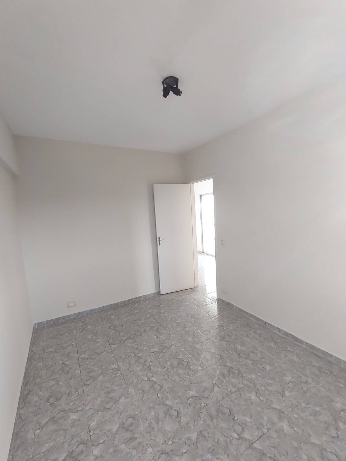 Apartamento à venda com 2 quartos, 58m² - Foto 20