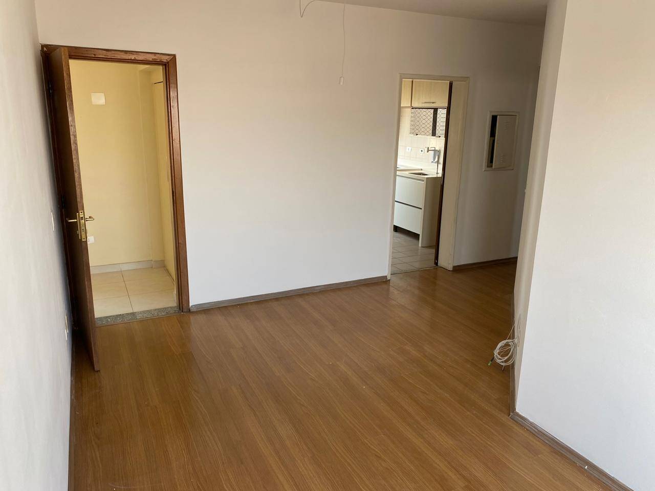 Apartamento à venda com 2 quartos, 65m² - Foto 3