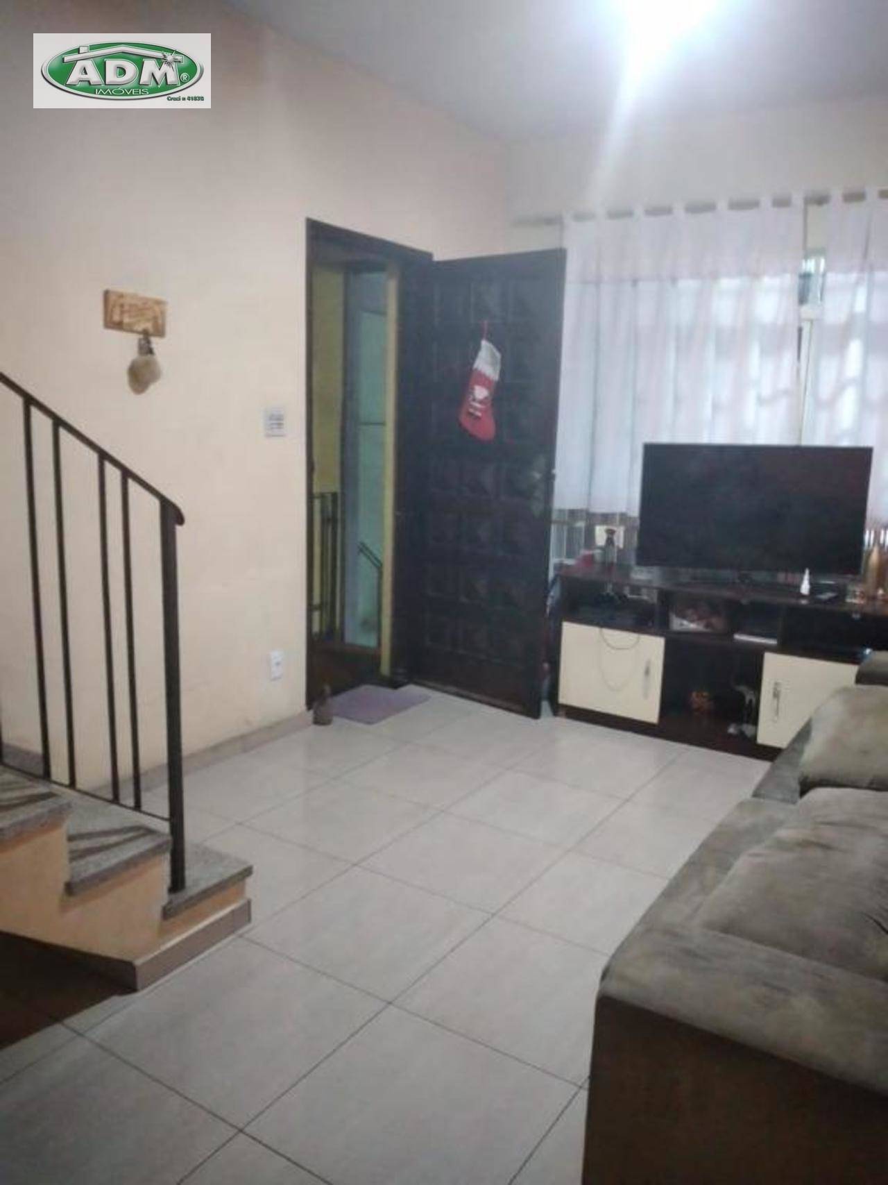 Casa à venda com 3 quartos, 180m² - Foto 2