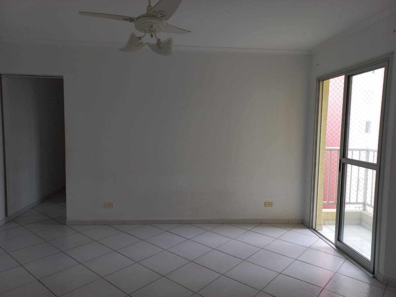 Apartamento à venda com 2 quartos, 63m² - Foto 7