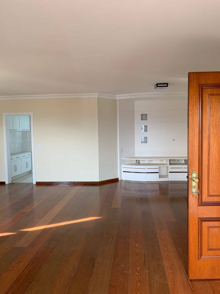 Apartamento para alugar com 3 quartos, 160m² - Foto 5