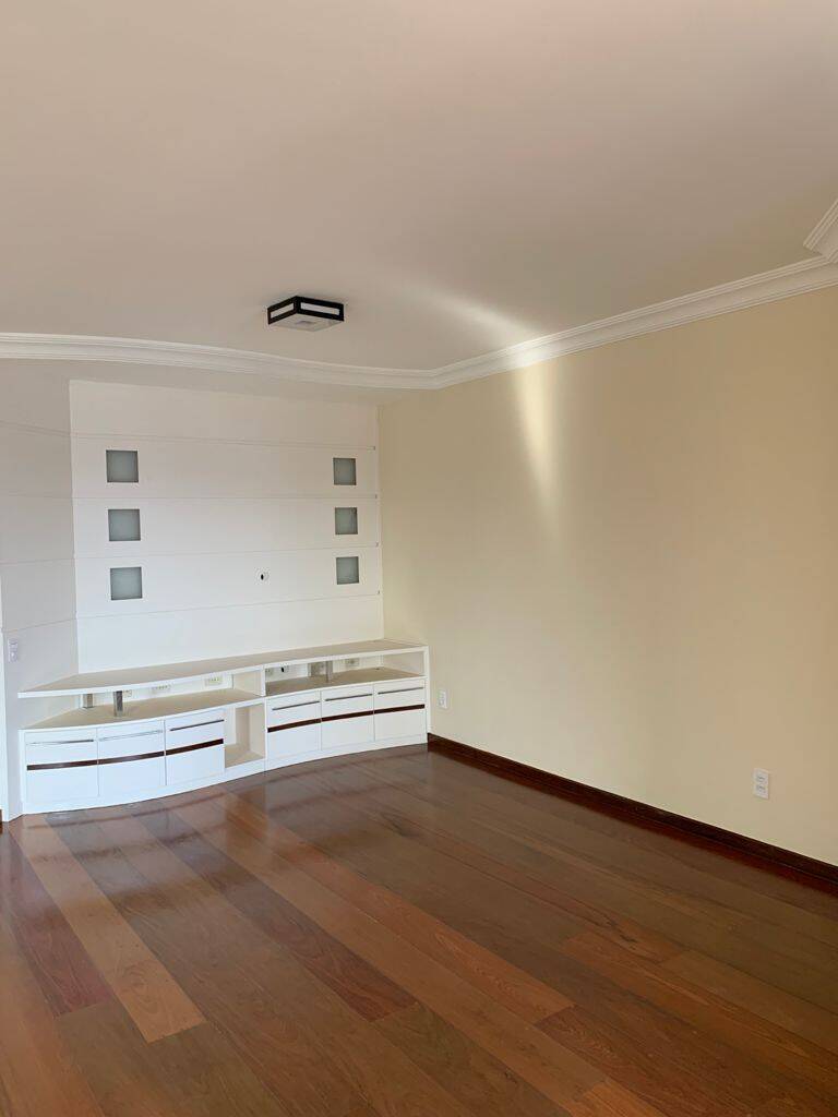 Apartamento para alugar com 3 quartos, 160m² - Foto 8