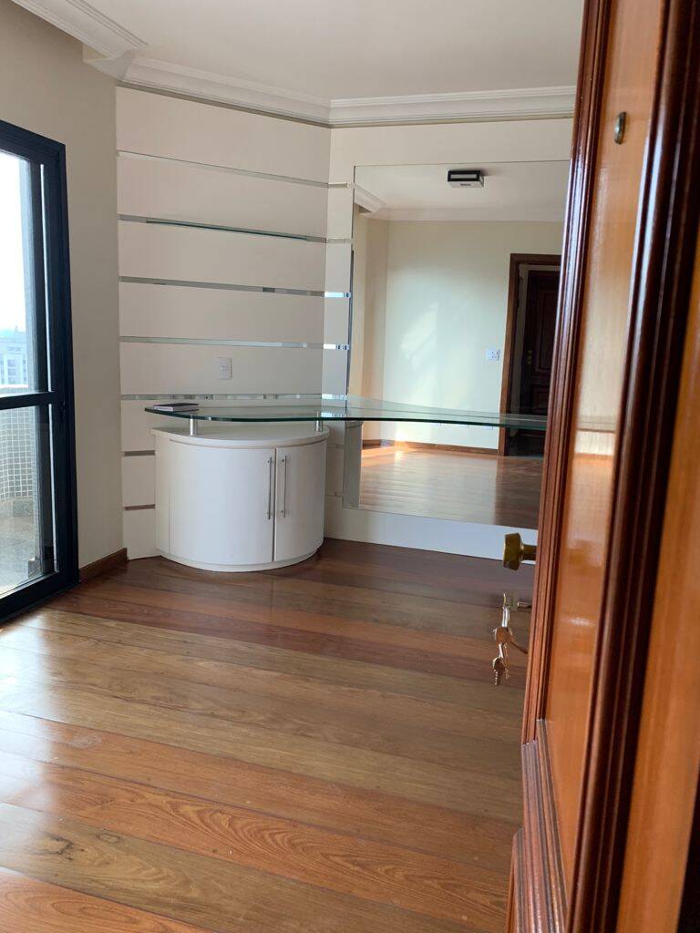 Apartamento para alugar com 3 quartos, 160m² - Foto 12