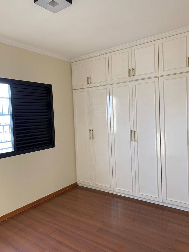 Apartamento para alugar com 3 quartos, 160m² - Foto 17