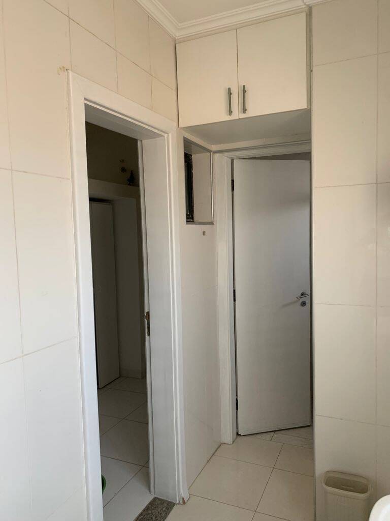 Apartamento para alugar com 3 quartos, 160m² - Foto 29