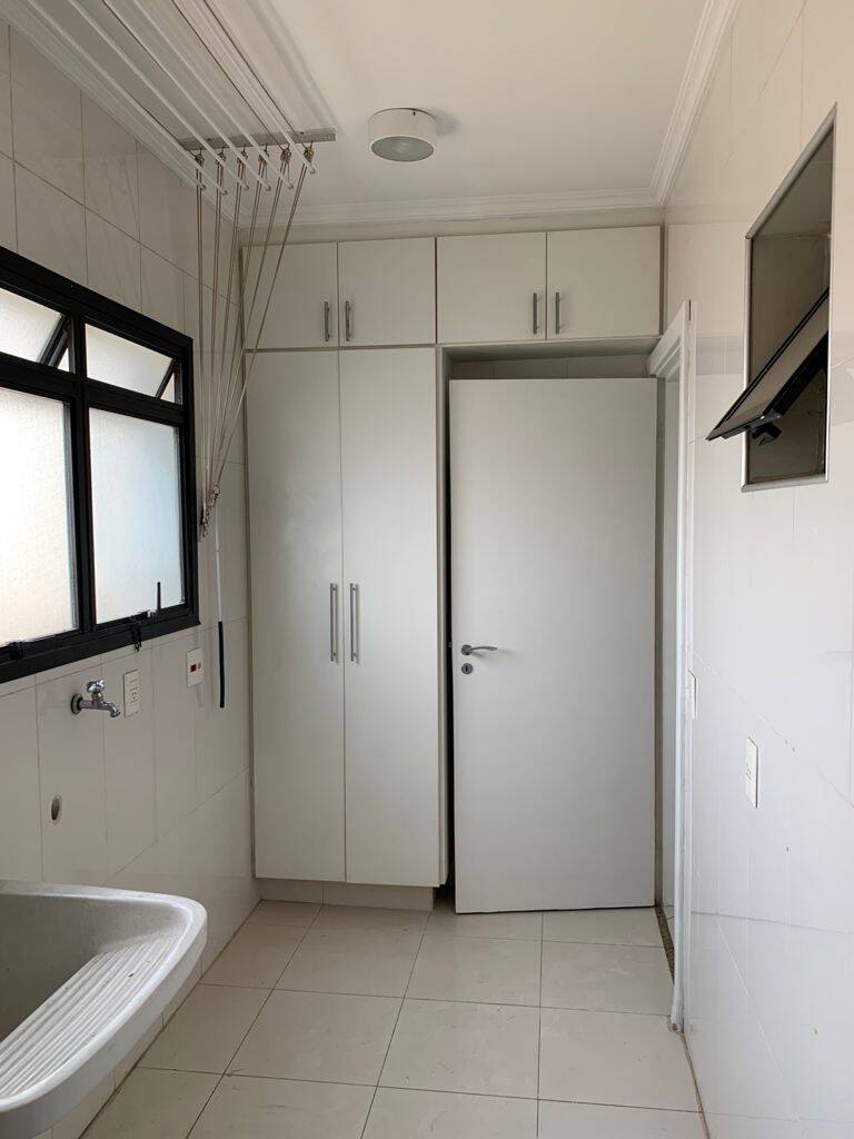 Apartamento para alugar com 3 quartos, 160m² - Foto 28