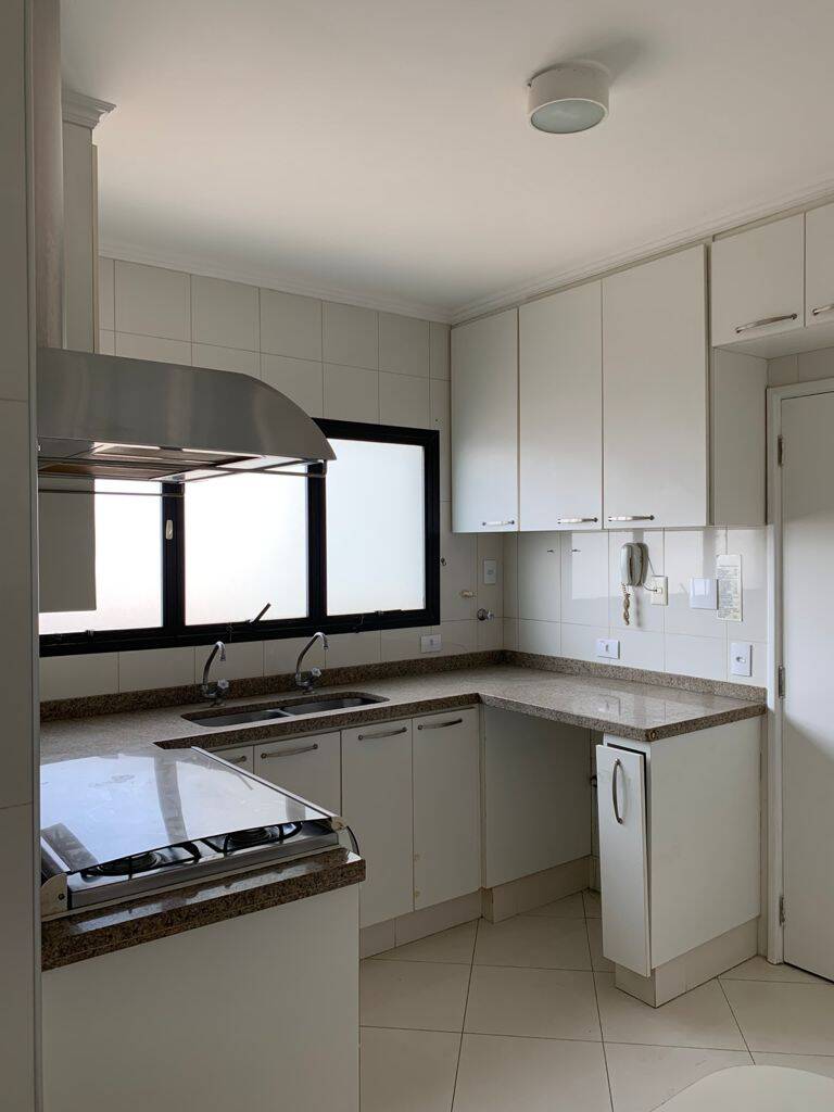 Apartamento para alugar com 3 quartos, 160m² - Foto 37