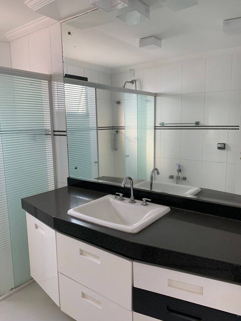 Apartamento para alugar com 3 quartos, 160m² - Foto 39