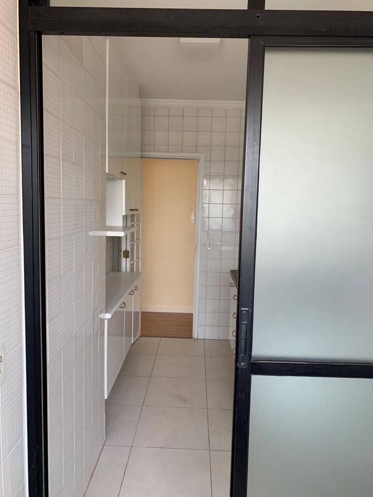 Apartamento para alugar com 2 quartos, 60m² - Foto 11