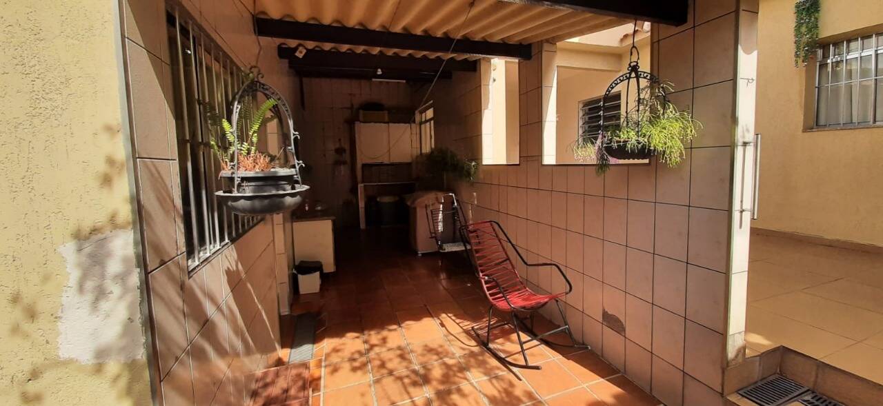 Casa à venda com 4 quartos, 250m² - Foto 12