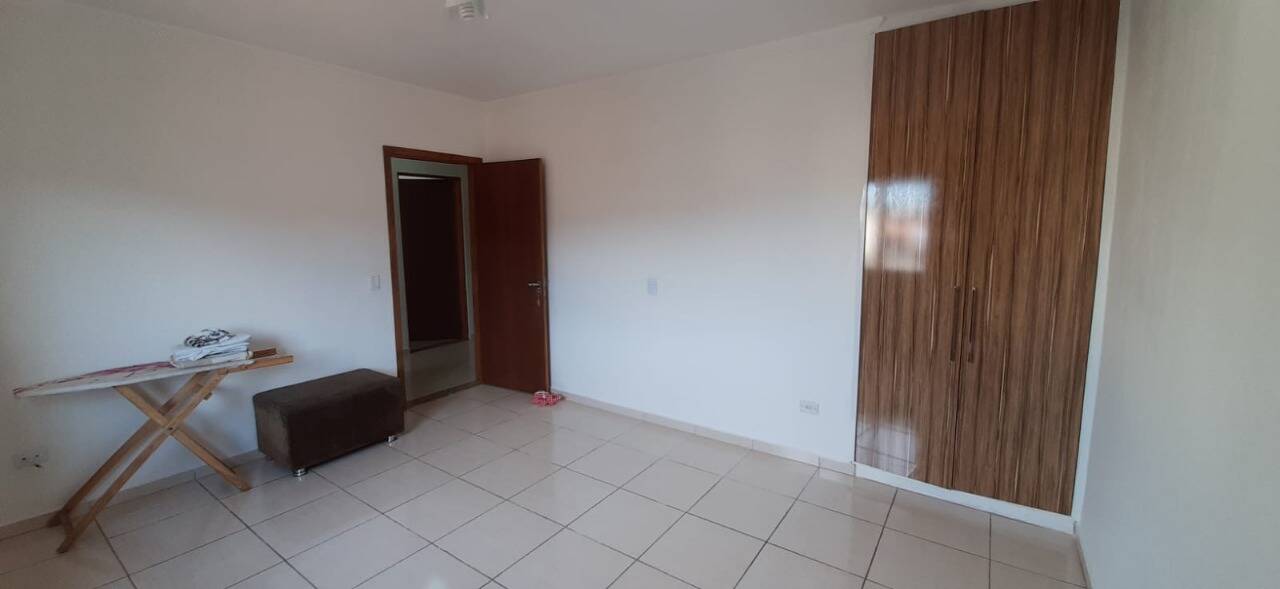 Casa à venda com 4 quartos, 250m² - Foto 27