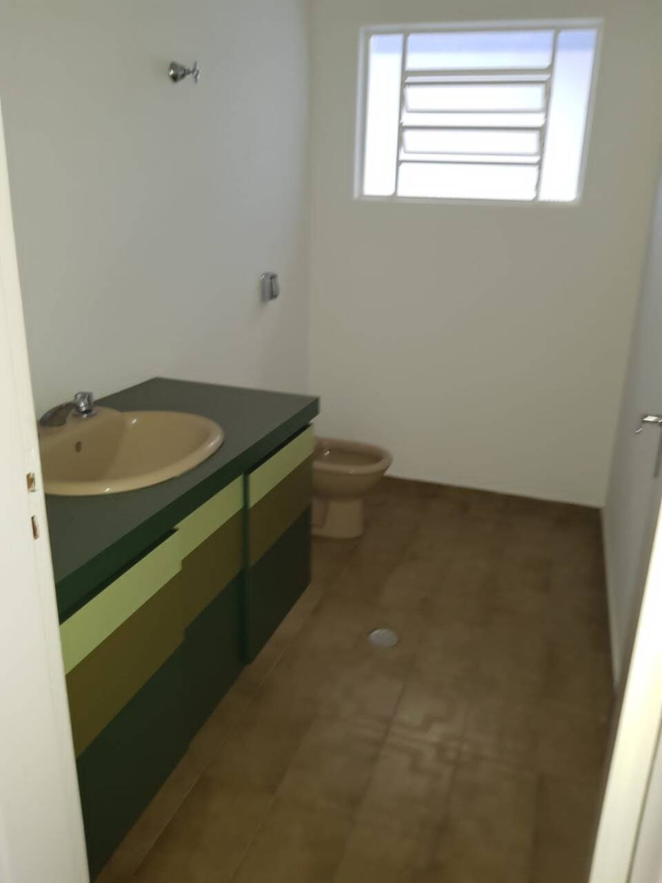 Casa para alugar com 3 quartos, 200m² - Foto 8