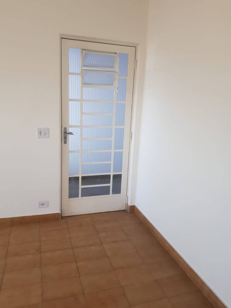 Casa para alugar com 3 quartos, 200m² - Foto 25