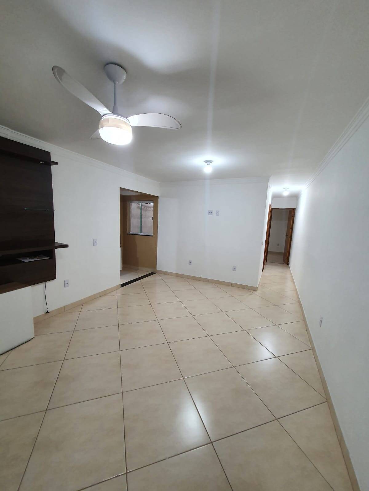 Apartamento à venda com 2 quartos, 65m² - Foto 3