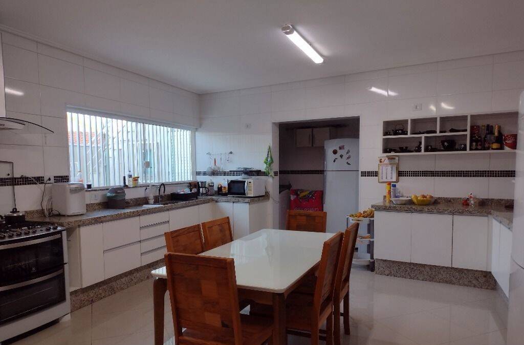 Casa à venda com 3 quartos, 195m² - Foto 17